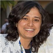 Professora particular de Teologia, com experiência em aulas online e cursos de formação presenciais